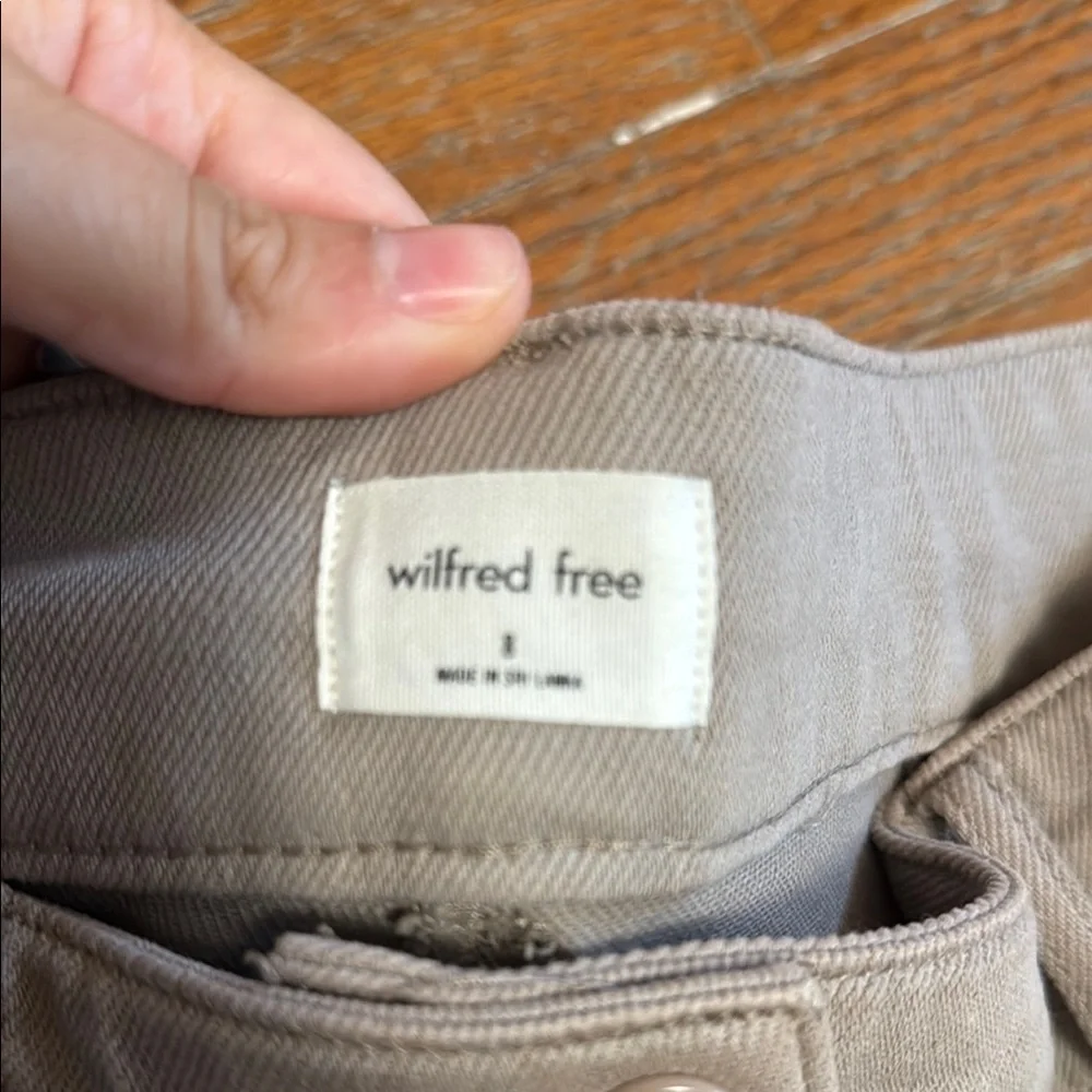 Aritzia Cargo Pants - Picture 5 of 5